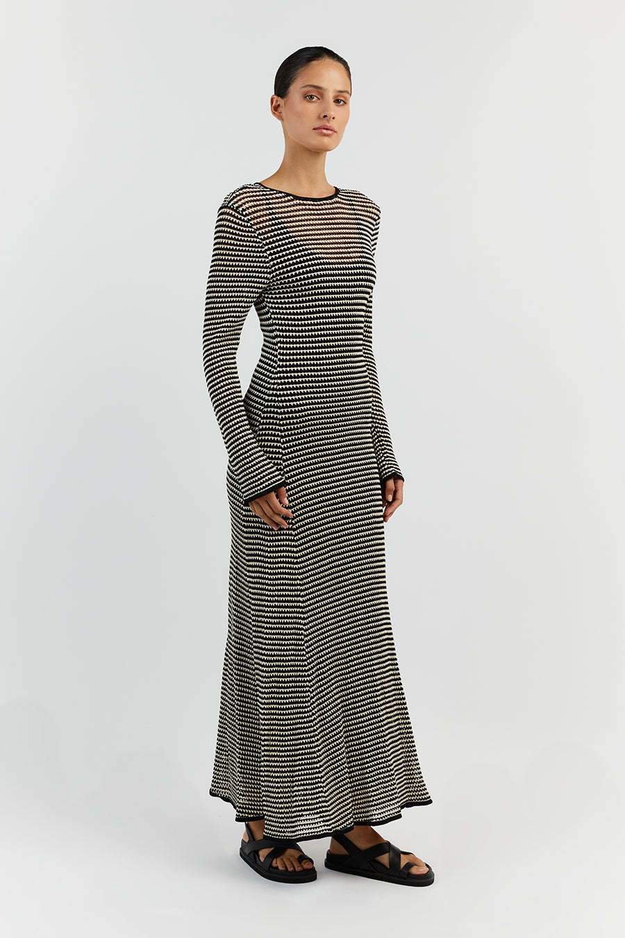 Gracefully Styled Dress for Any Occasion