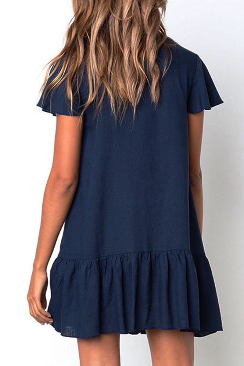 Effortlessly Elegant Dress with a Timeless Design