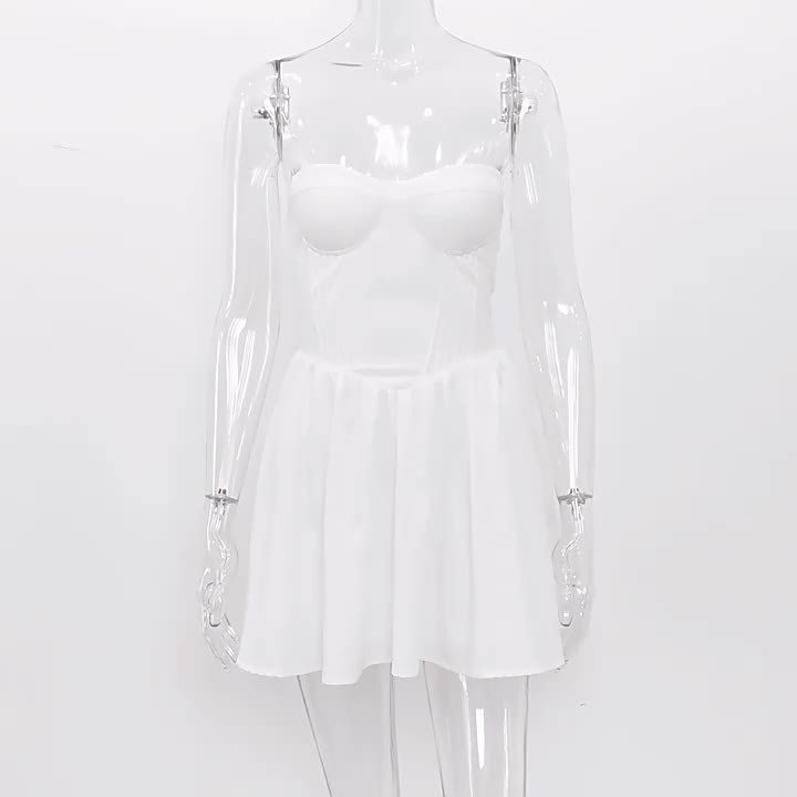 Beautifully Finished Dress in a Timeless Design