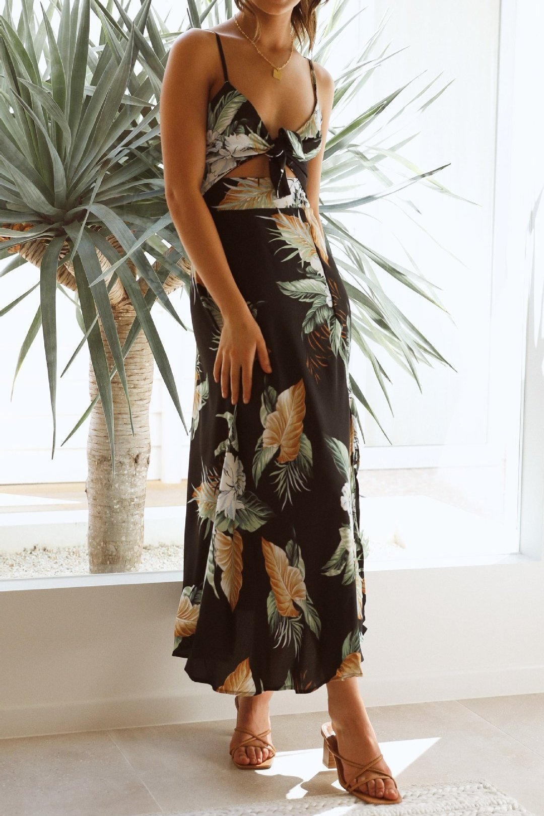 Classic Vintage Dress with a Flattering Fit