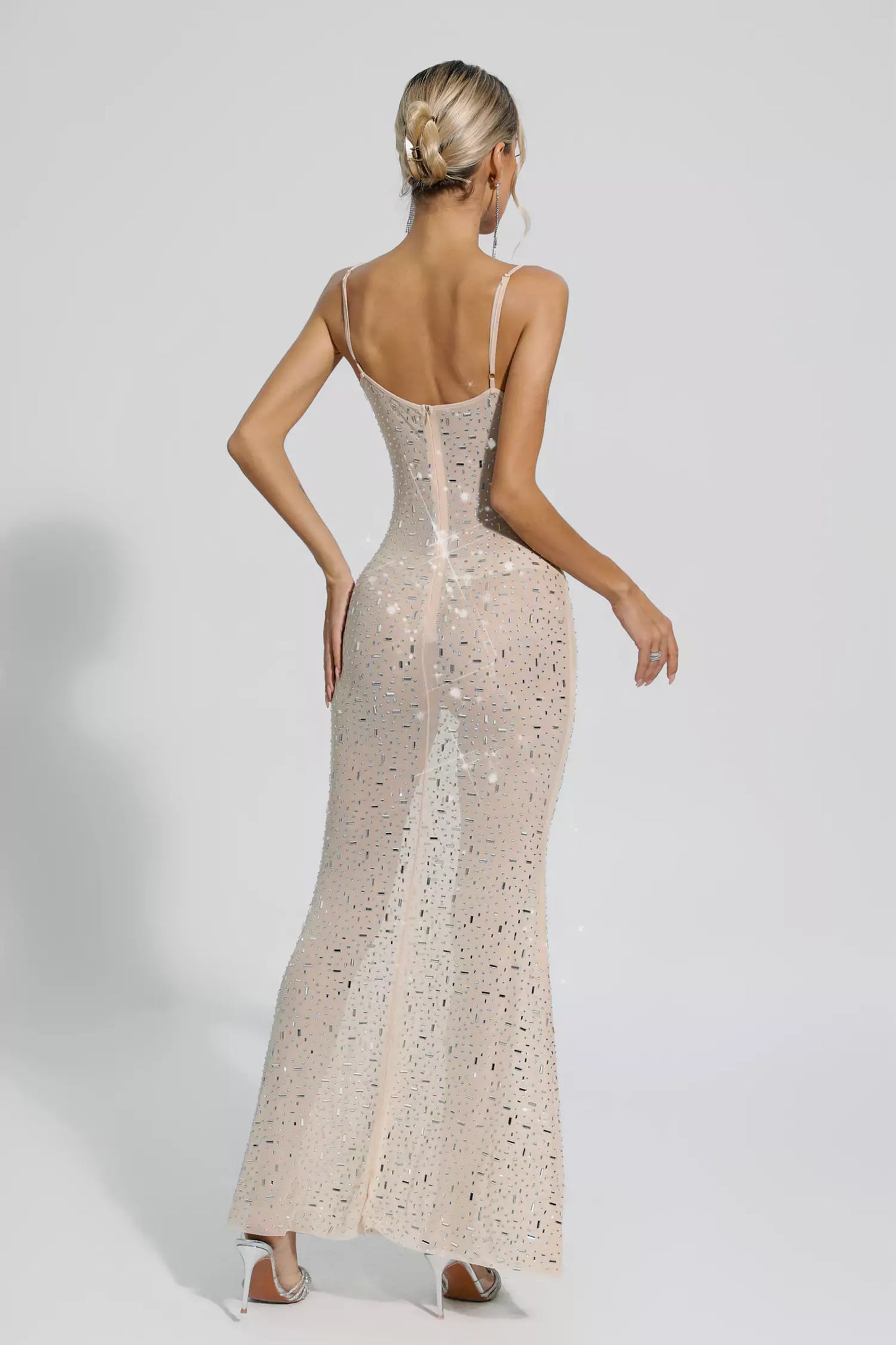 Gracefully Styled Dress for Any Occasion
