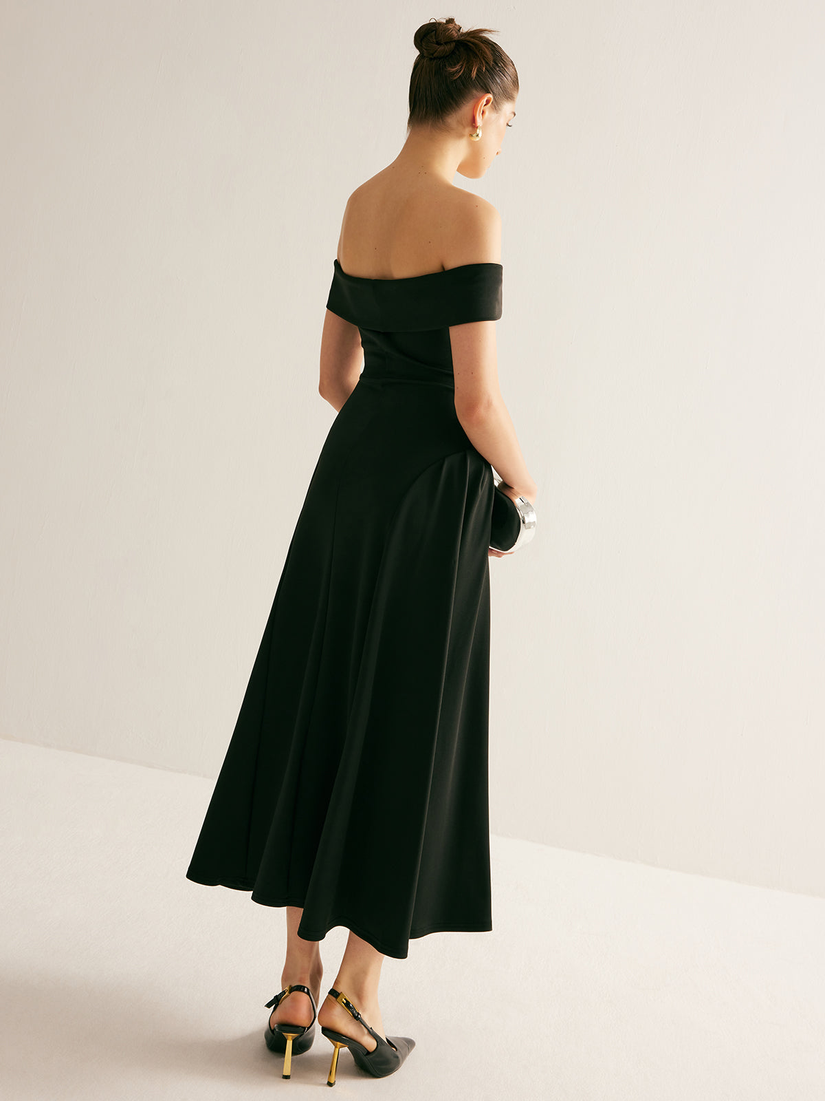 Classic Vintage Dress with a Flattering Fit