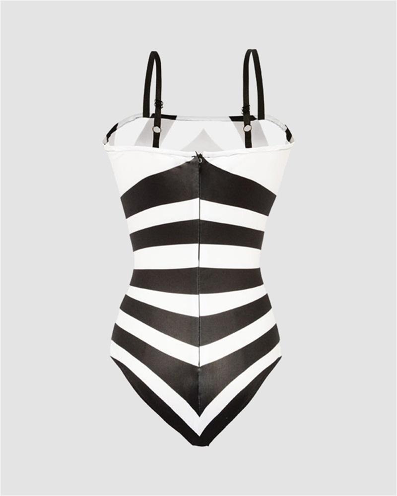 Gracefully Styled Garment for Any Occasion