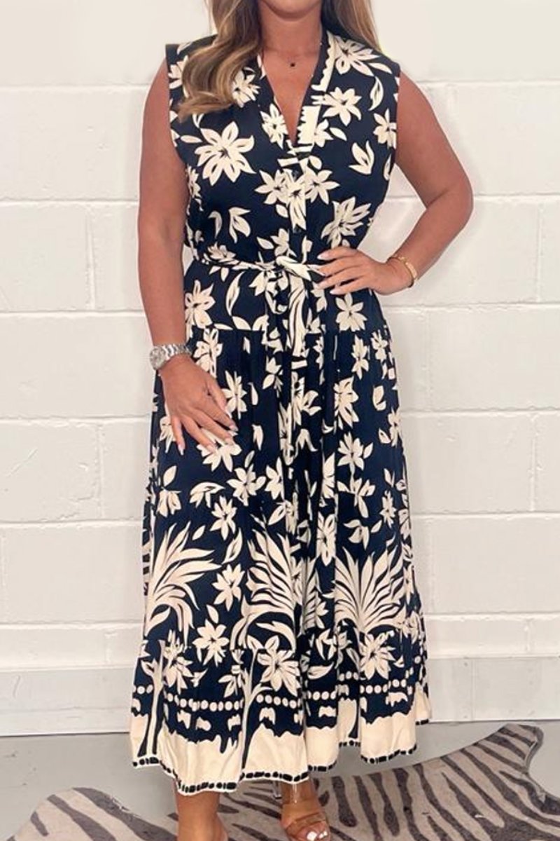 Classic Vintage Dress with a Flattering Fit