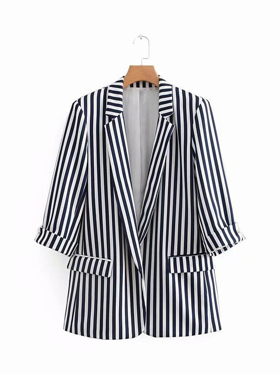 A Vintage Style Top with Delicate Timeless Details