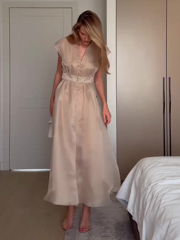 Beautifully Crafted Dress in a Classic Style