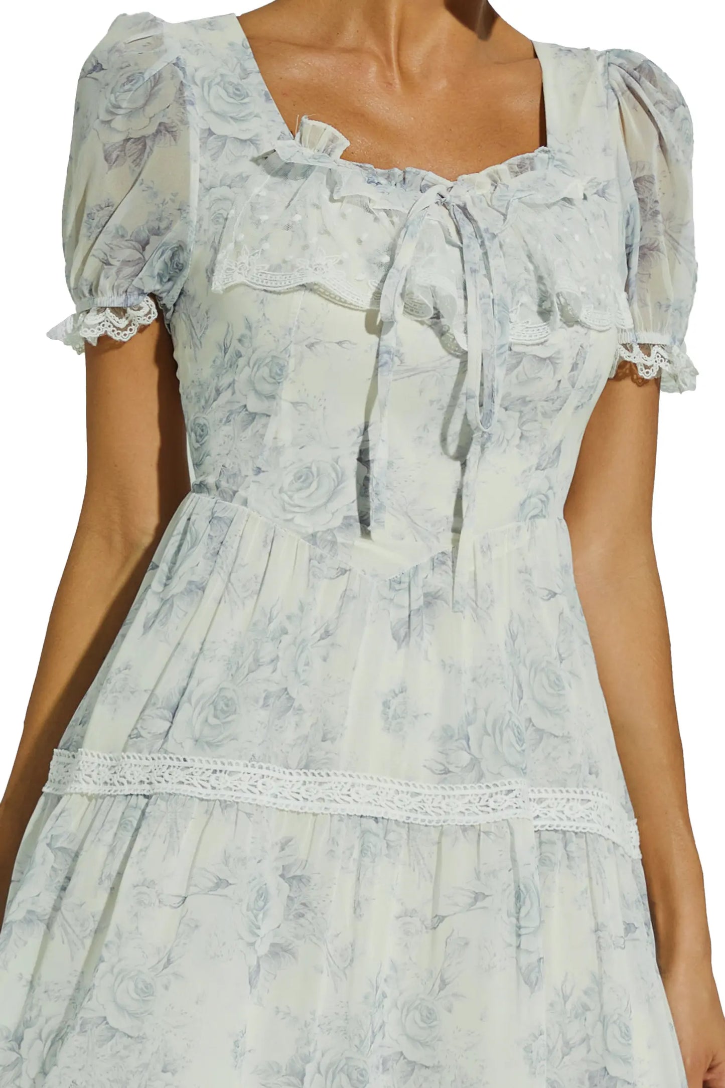 Beautifully Finished Dress in a Timeless Design