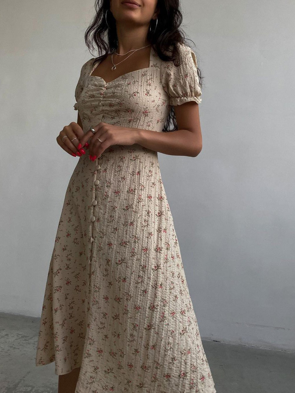 Beautifully Crafted Dress in a Classic Style