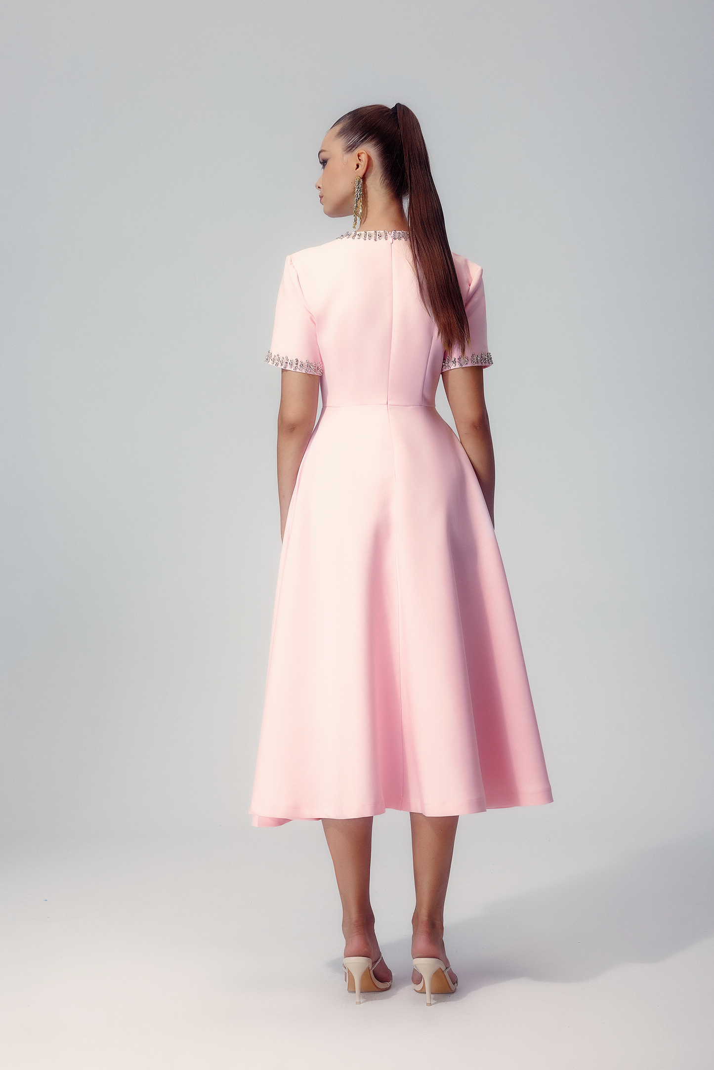 Beautifully Finished Dress in a Timeless Design