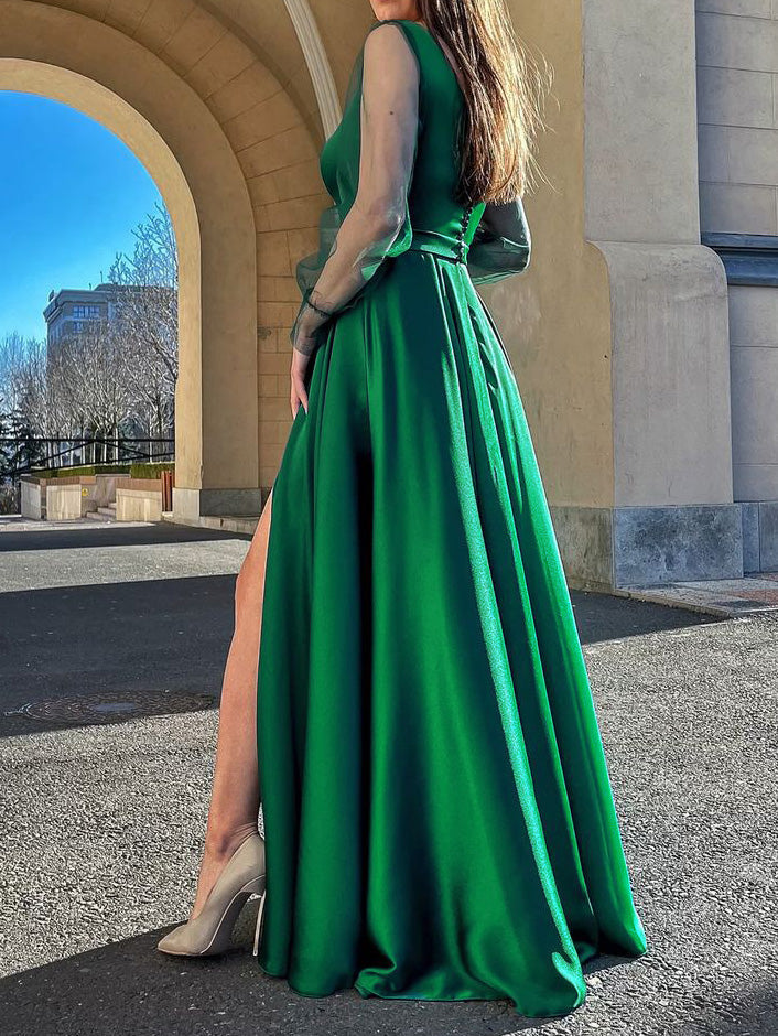 Effortlessly Elegant Dress with a Timeless Design