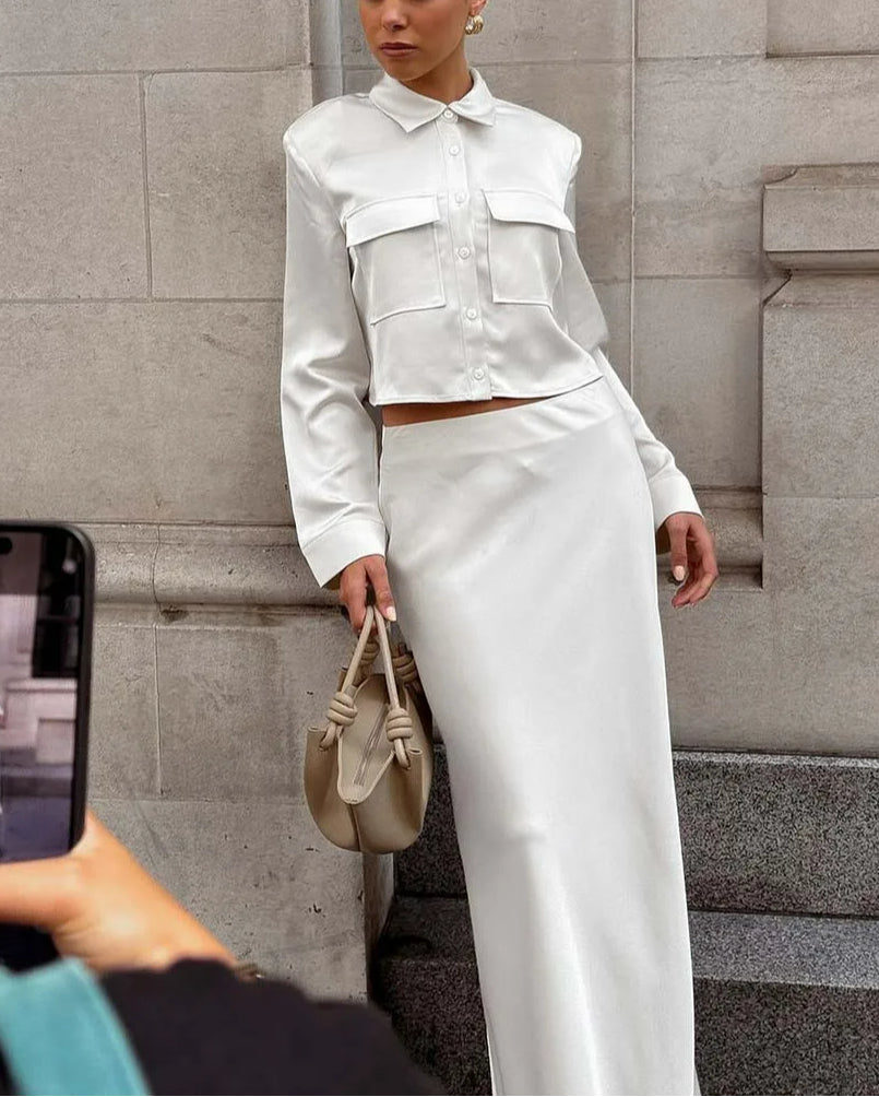 Effortlessly Elegant Garment with a Timeless Design
