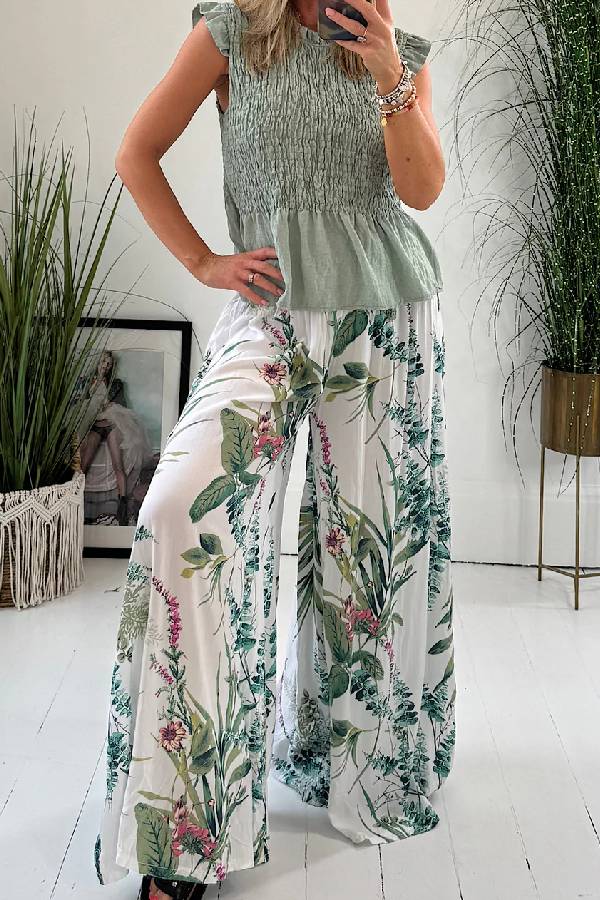 Elegantly Styled Pants for Everyday Wear
