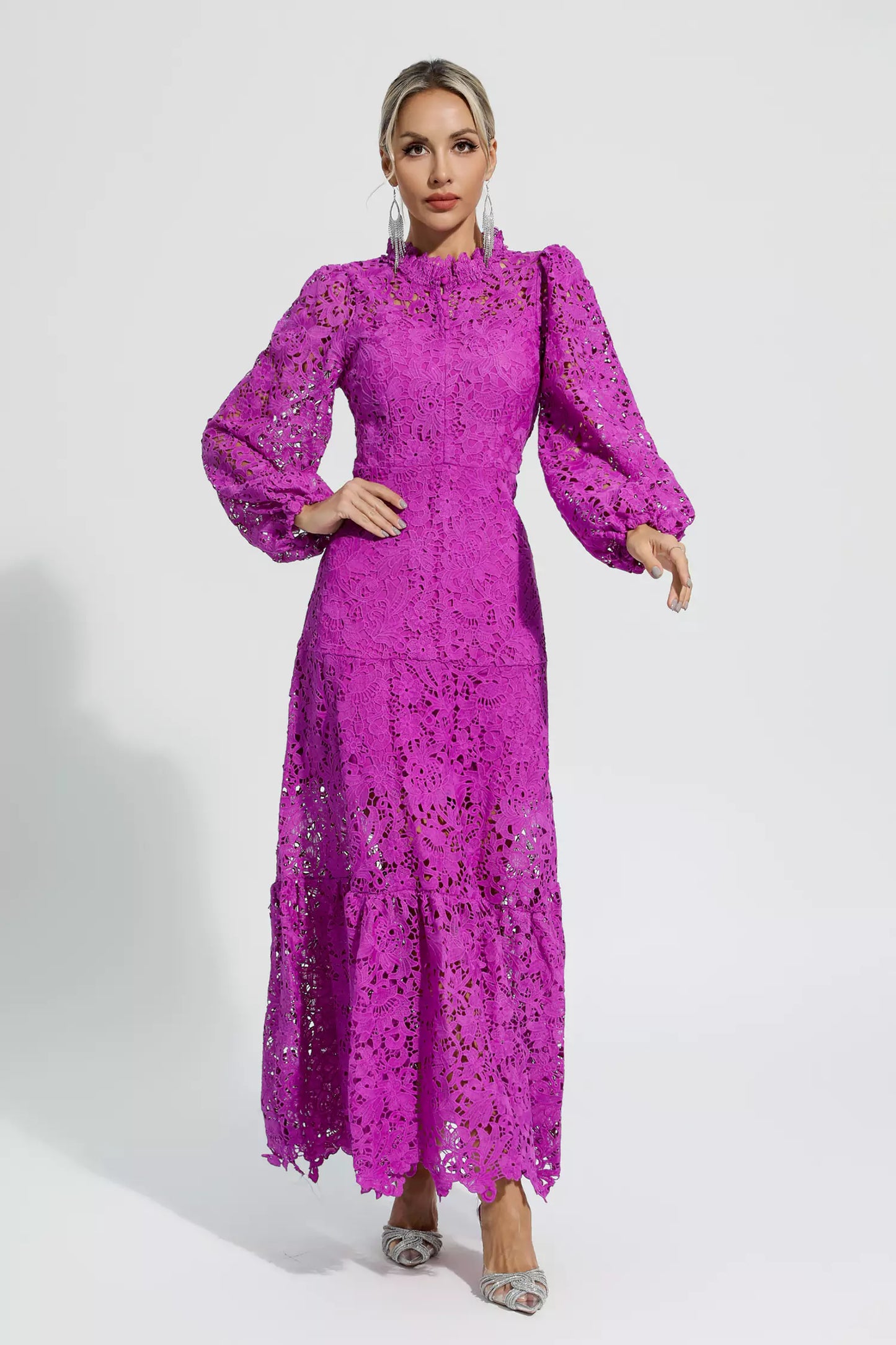 Effortlessly Elegant Dress with a Timeless Design
