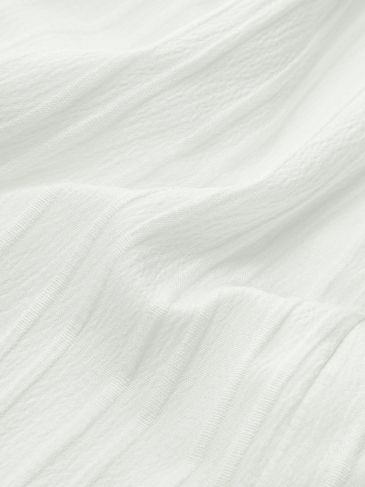 Effortlessly Elegant Pants with a Timeless Design