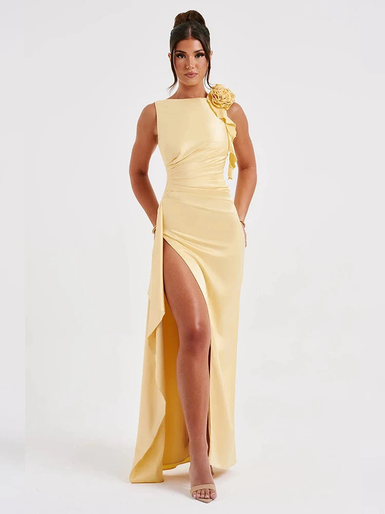 Beautifully Finished Dress in a Timeless Design