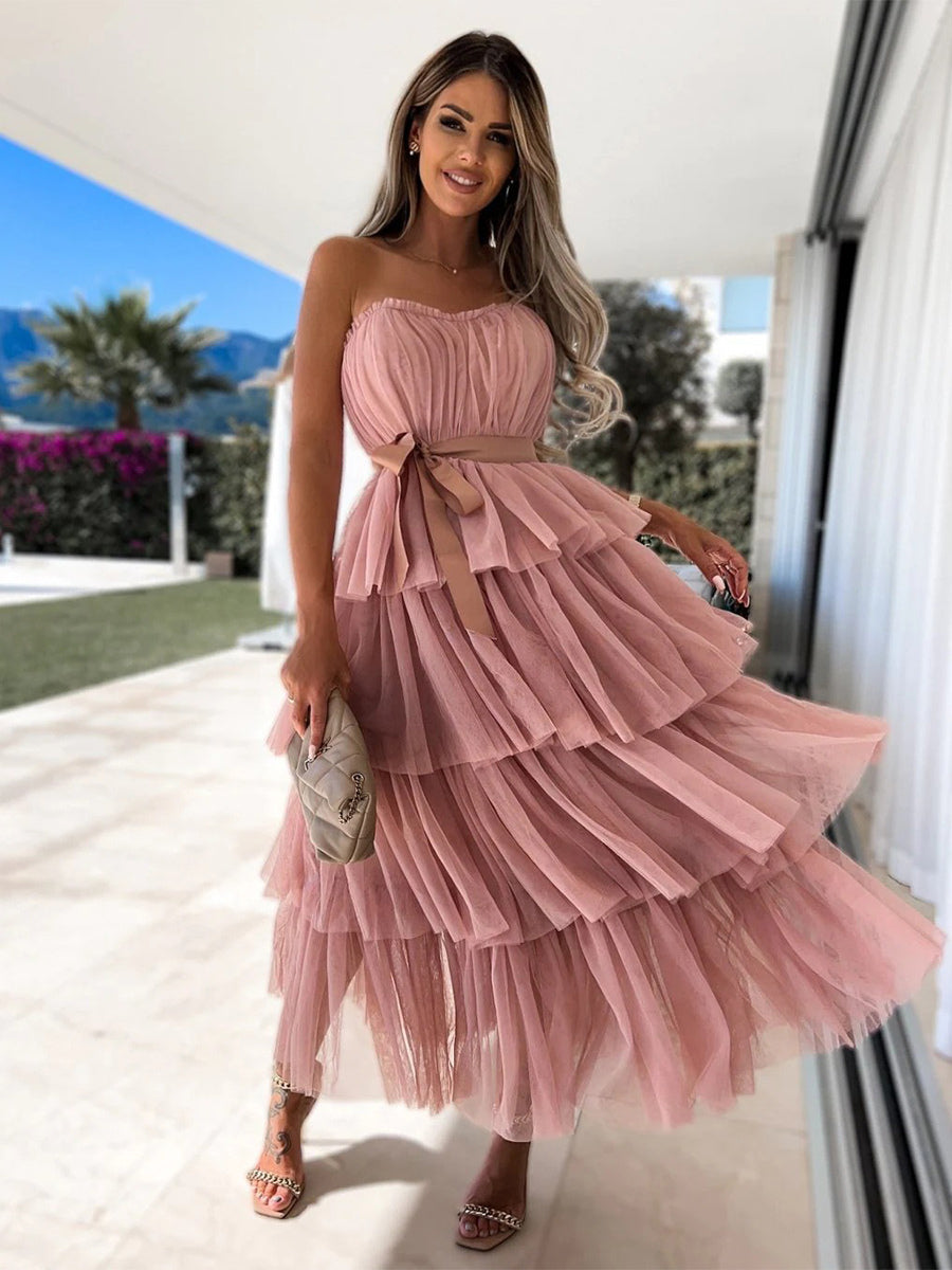 Beautifully Finished Dress in a Timeless Design