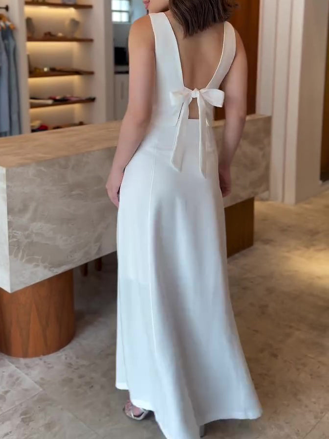 Well Tailored Top with a Graceful Silhouette