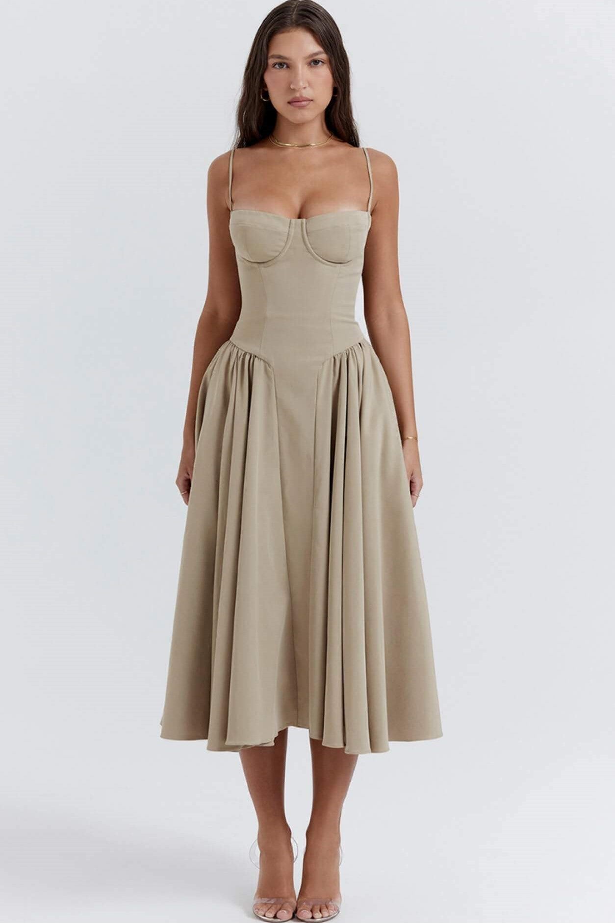 Polished Dress with an Effortless Classic Look