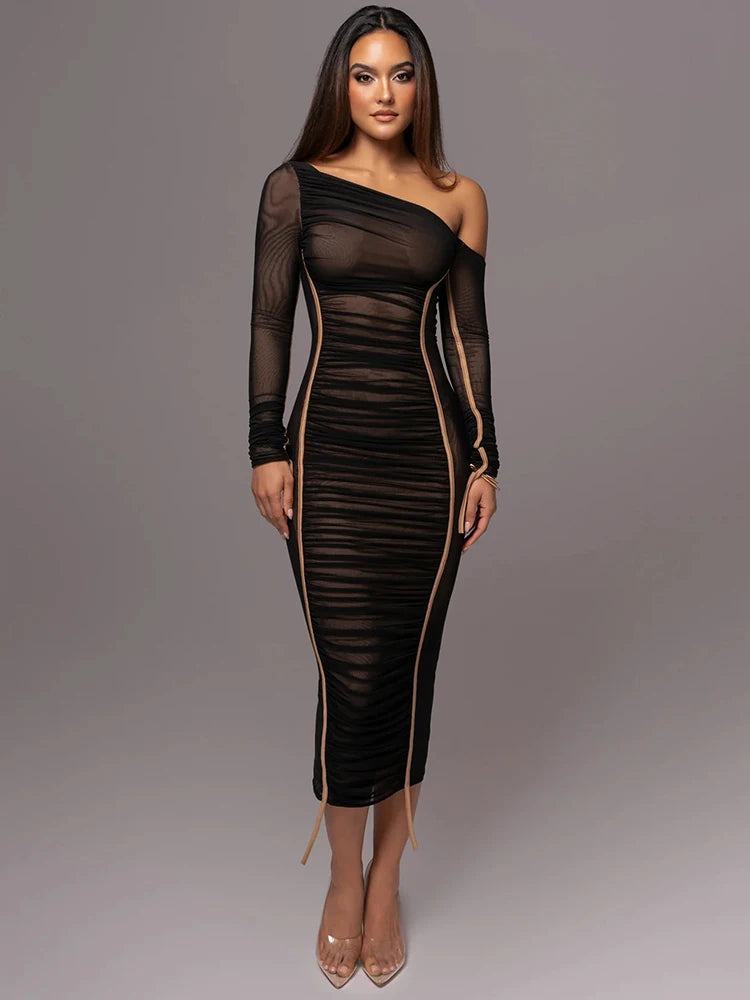 Well Tailored Dress with a Graceful Silhouette