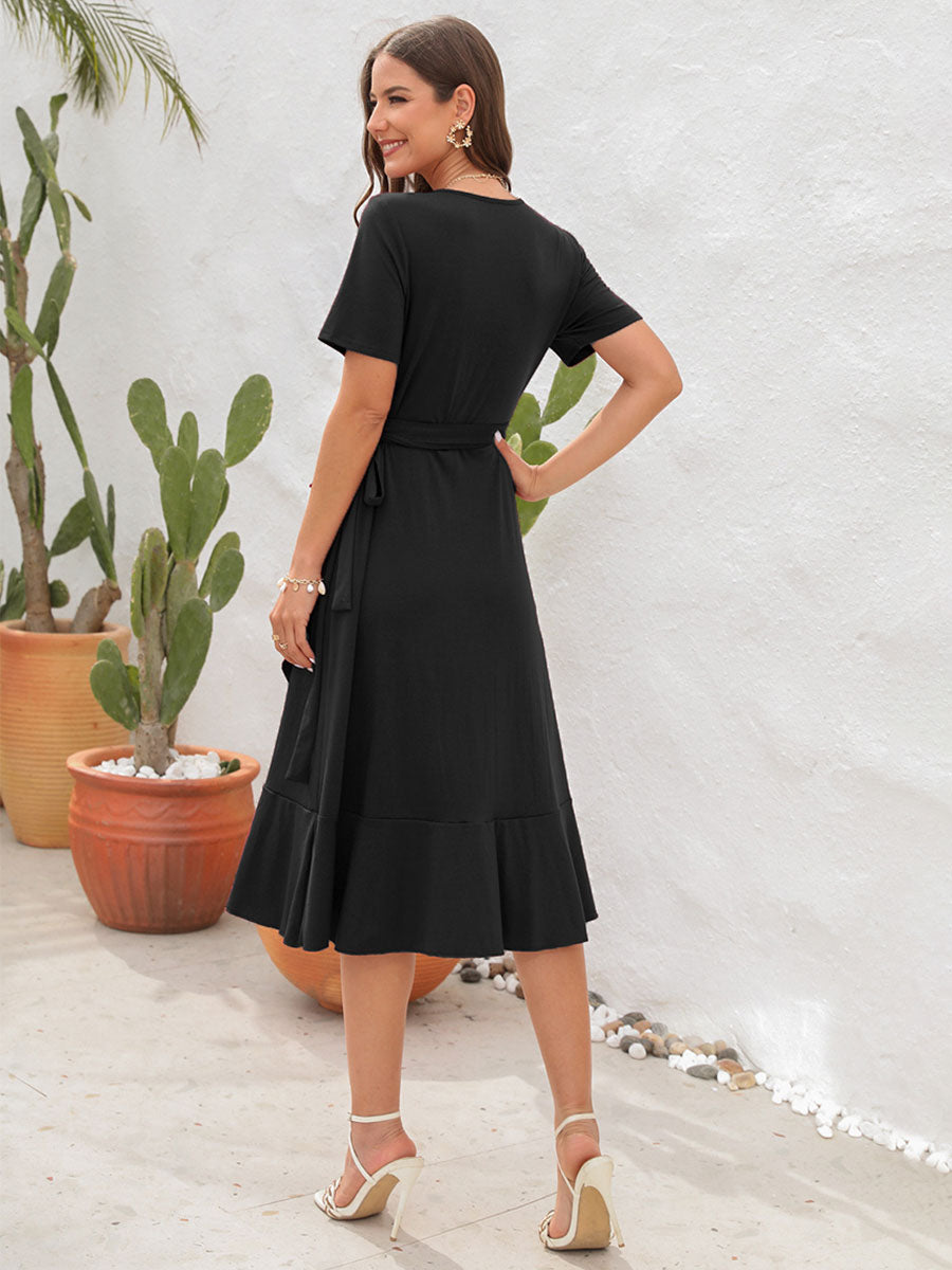 Effortlessly Elegant Dress with a Timeless Design