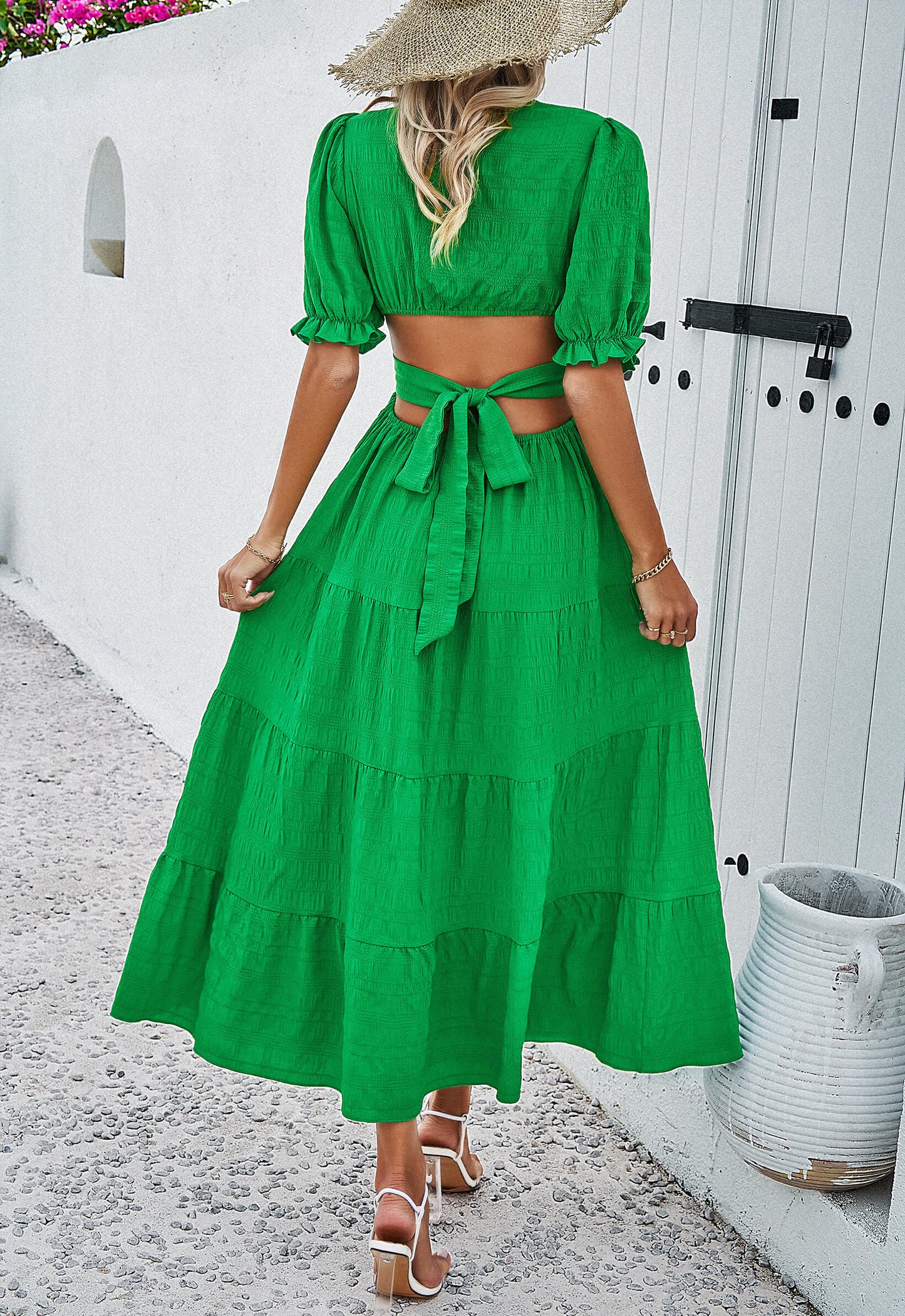 Well Tailored Dress with a Graceful Silhouette