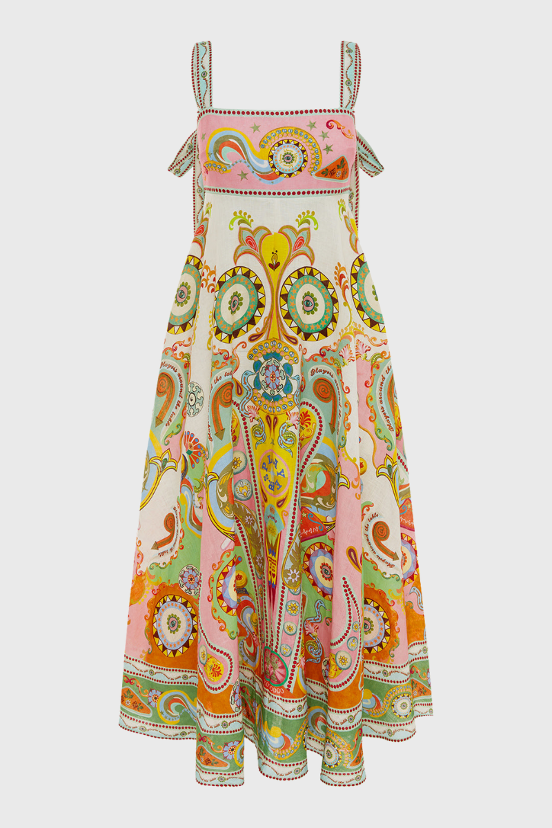 Gracefully Styled Dress for Any Occasion