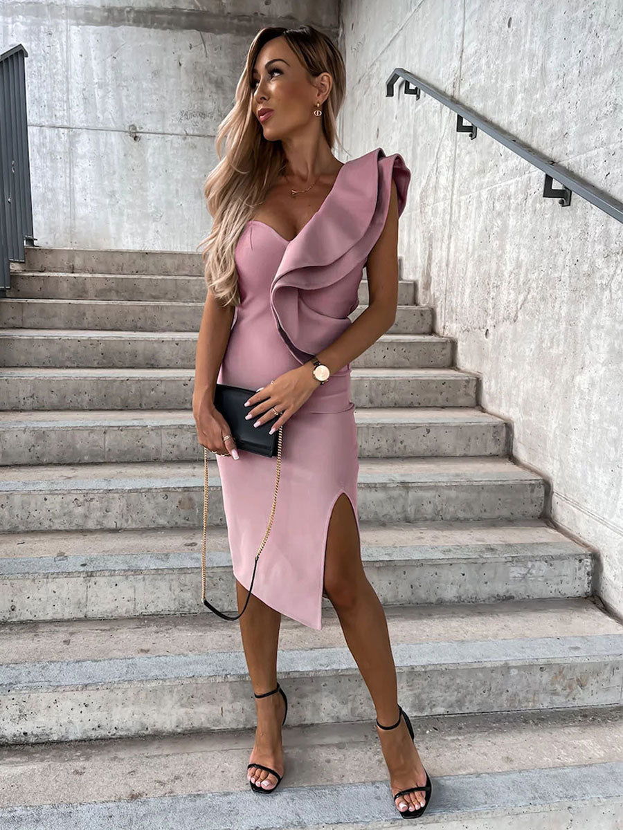 Beautifully Crafted Dress in a Classic Style