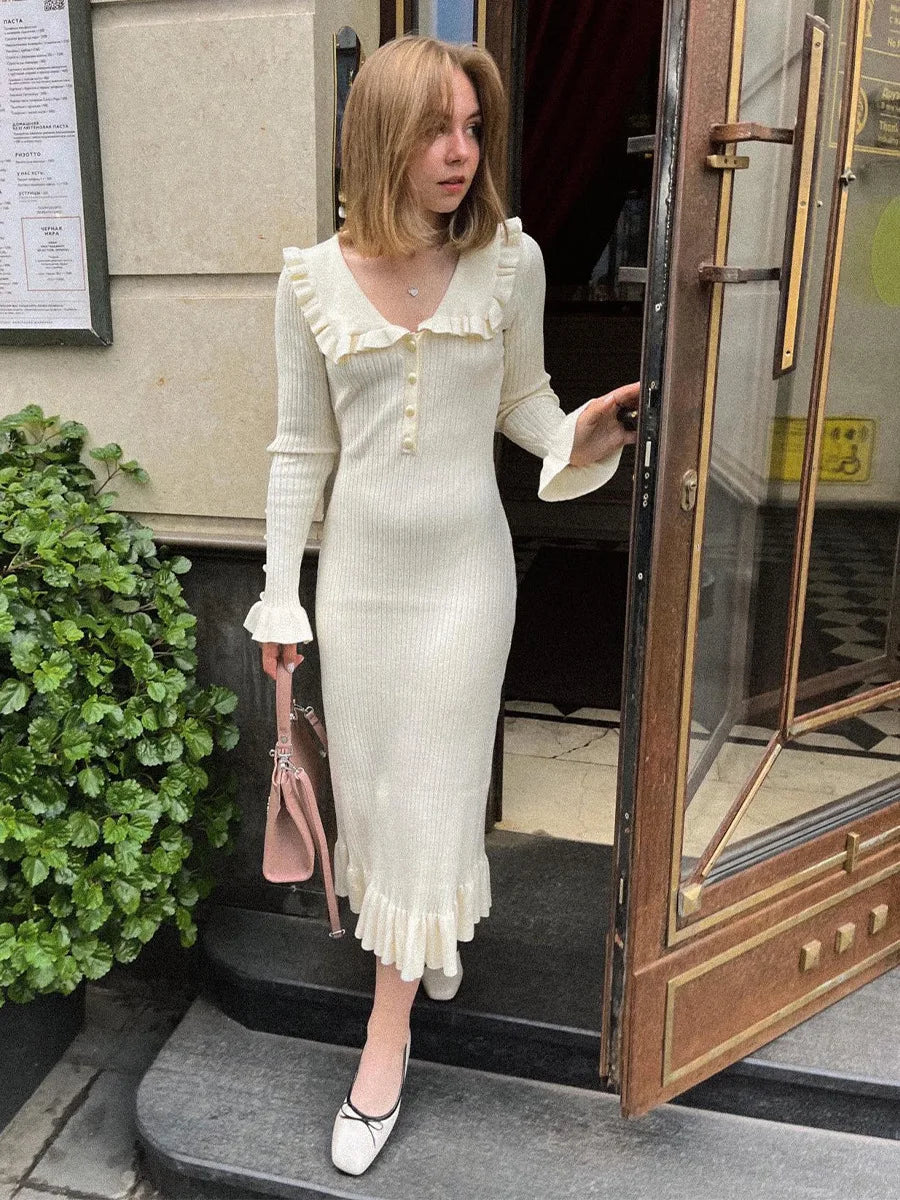 Classic Vintage Dress with a Flattering Fit