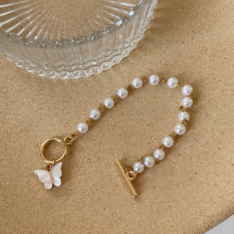 Romantic Gold Bracelet for Special Moments