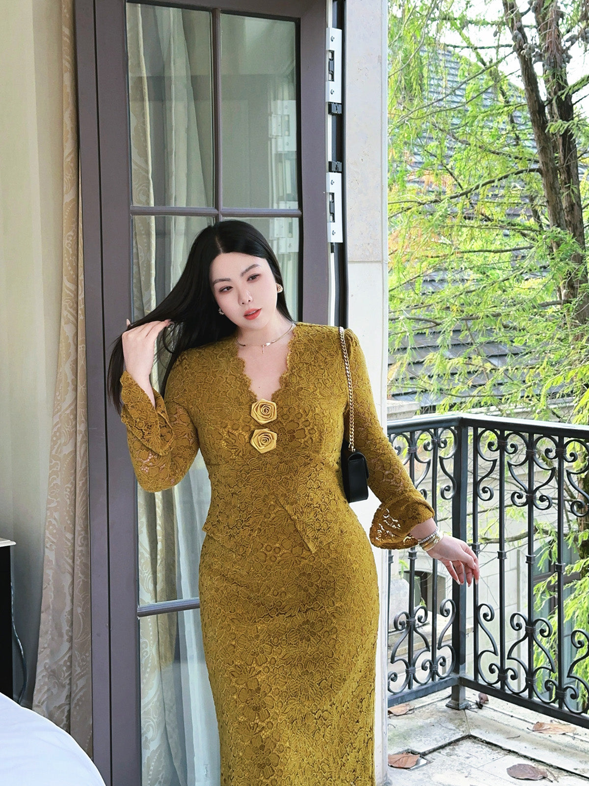 Gracefully Styled Dress for Any Occasion