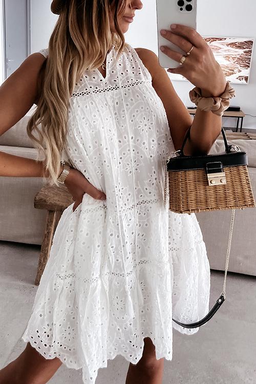 Well Tailored Dress with a Graceful Silhouette
