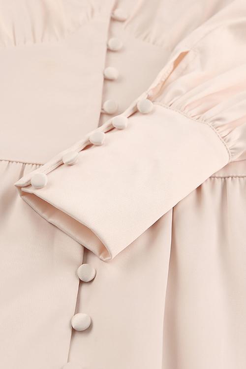 Sophisticated Dress with a Clean Classic Look
