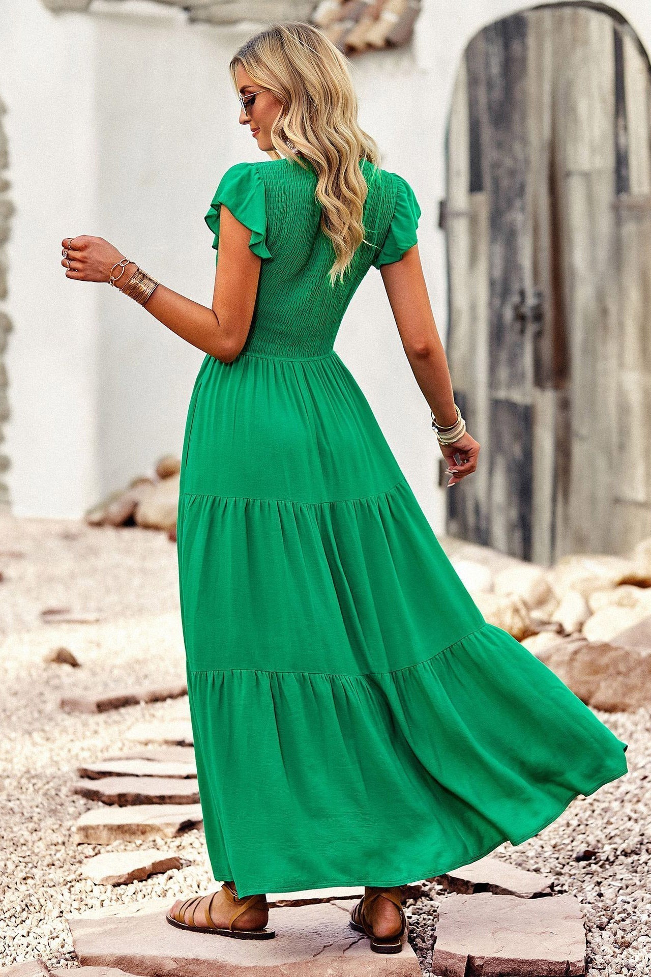 Well Tailored Dress with a Graceful Silhouette