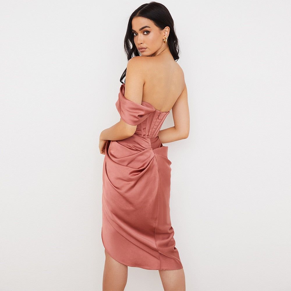 Sophisticated Dress with a Clean Classic Look