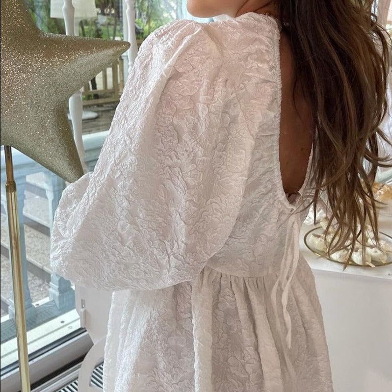 Effortlessly Elegant Dress with a Timeless Design