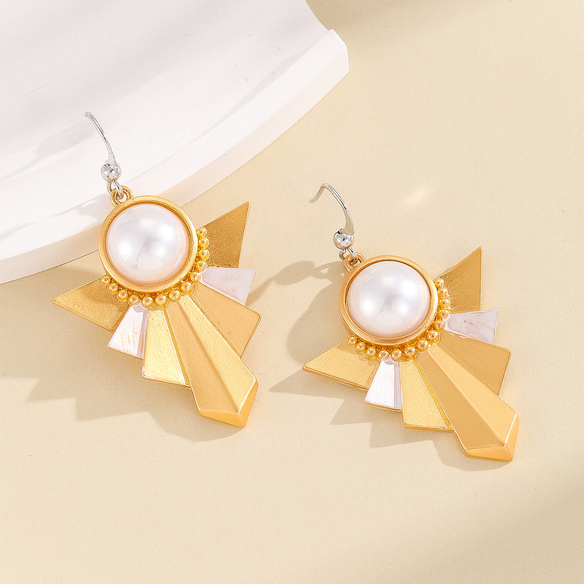 Classic Pearl Earring with Timeless Appeal