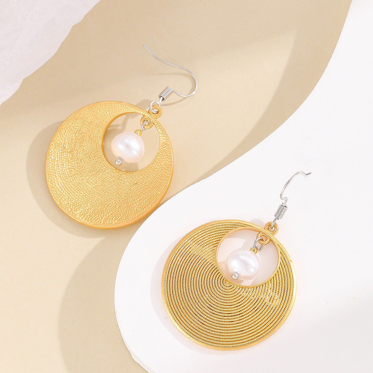 Classic Pearl Earring with Timeless Appeal