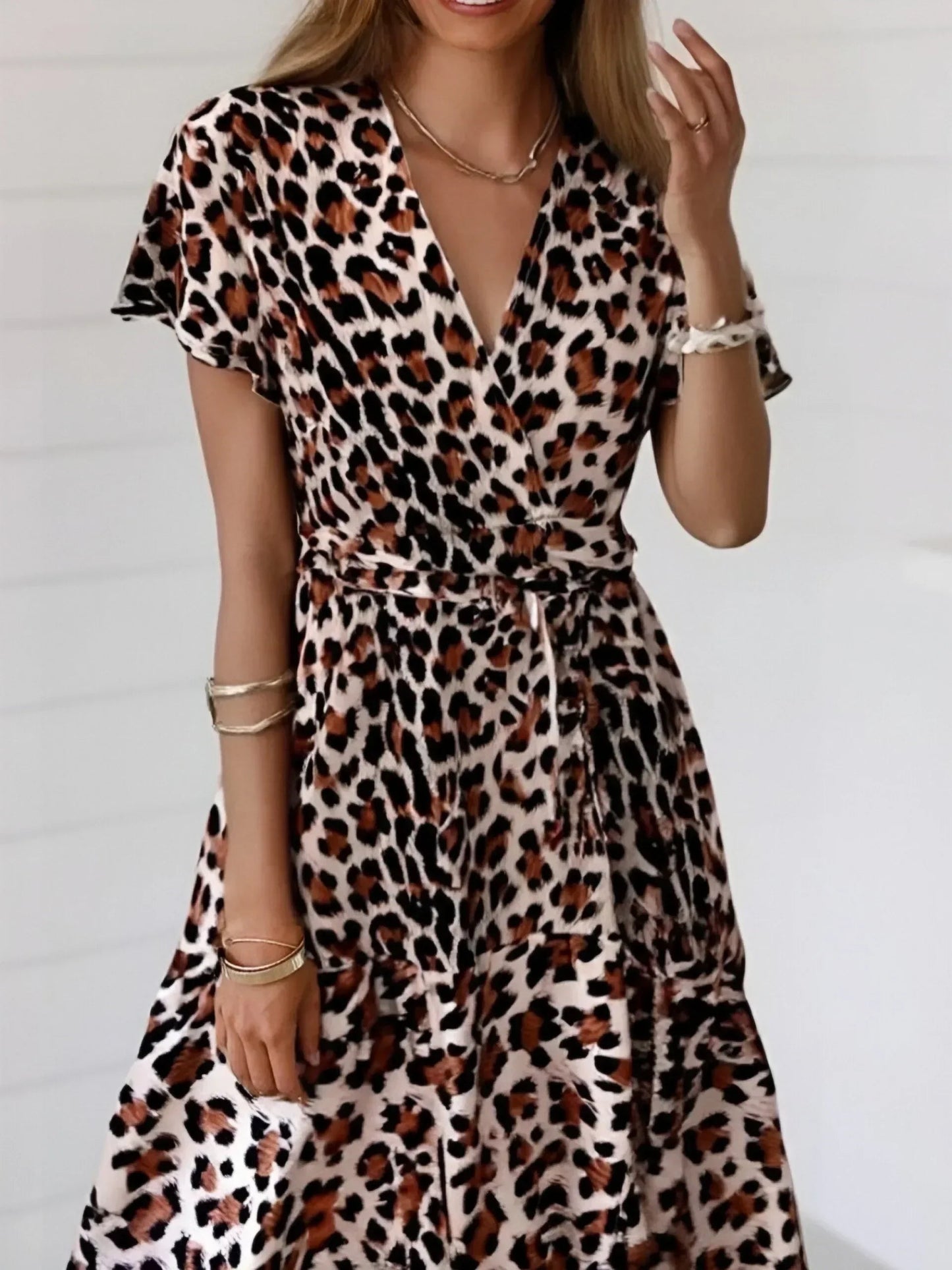 Classic Vintage Dress with a Flattering Fit