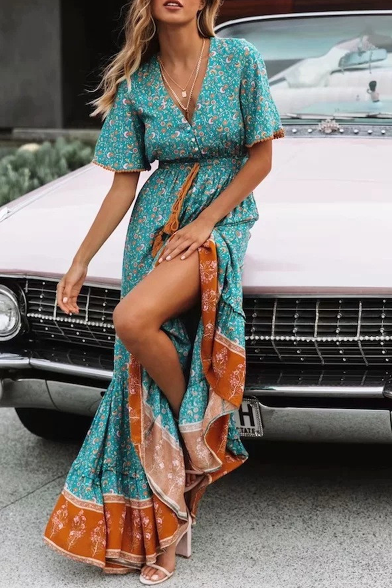 Beautifully Finished Dress in a Timeless Design