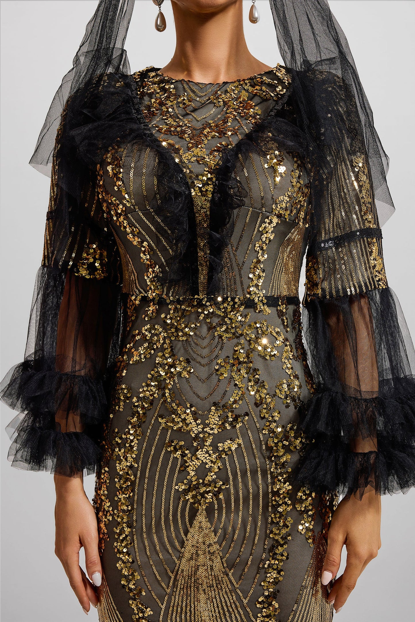 Beautifully Finished Dress in a Timeless Design