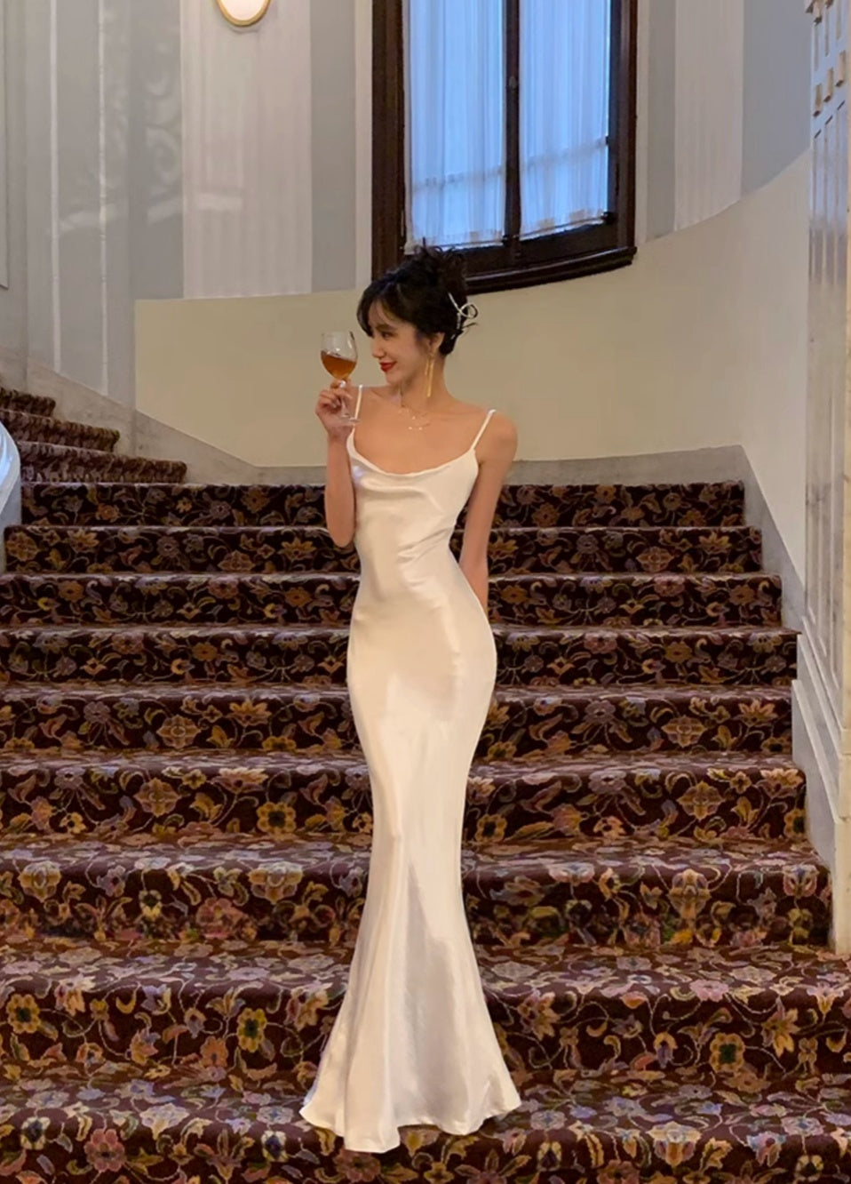 Beautifully Crafted Dress in a Classic Style
