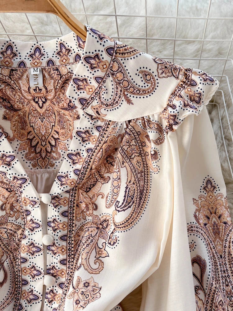 Beautifully Finished Dress in a Timeless Design