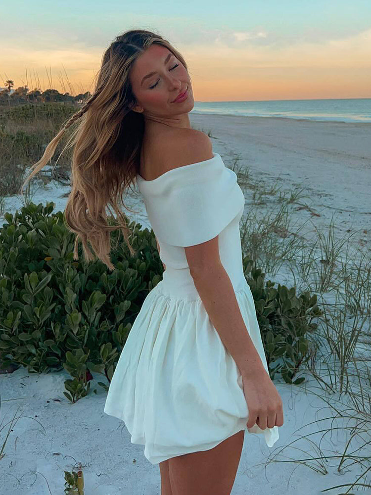 Beautifully Finished Dress in a Timeless Design