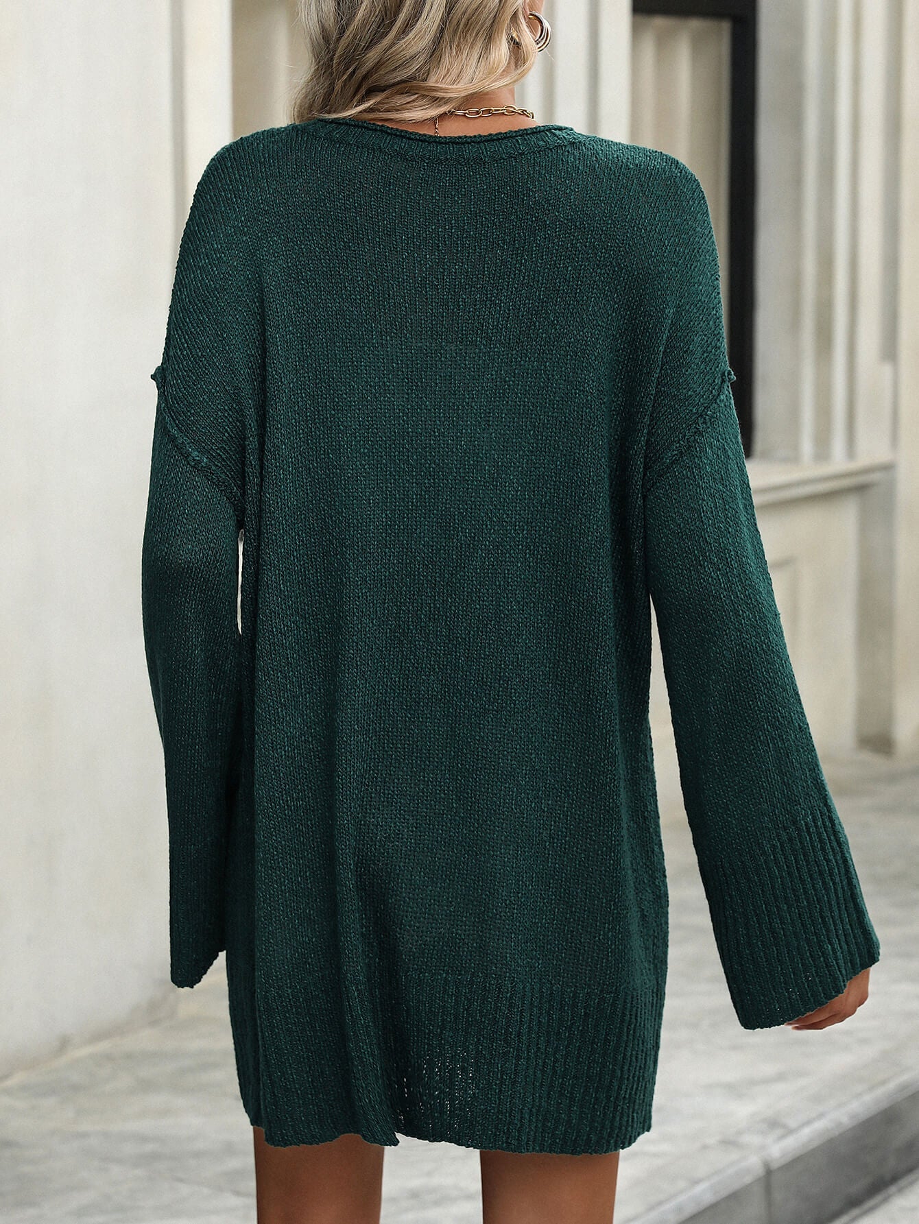 Effortlessly Elegant Sweater with a Timeless Design