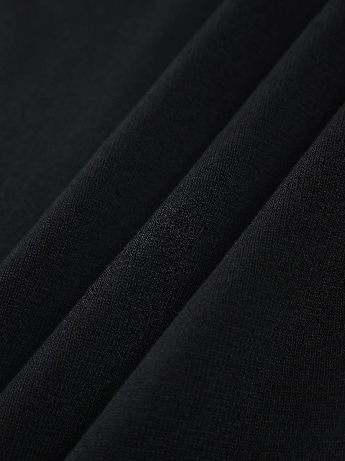 Effortlessly Elegant Sweater with a Timeless Design