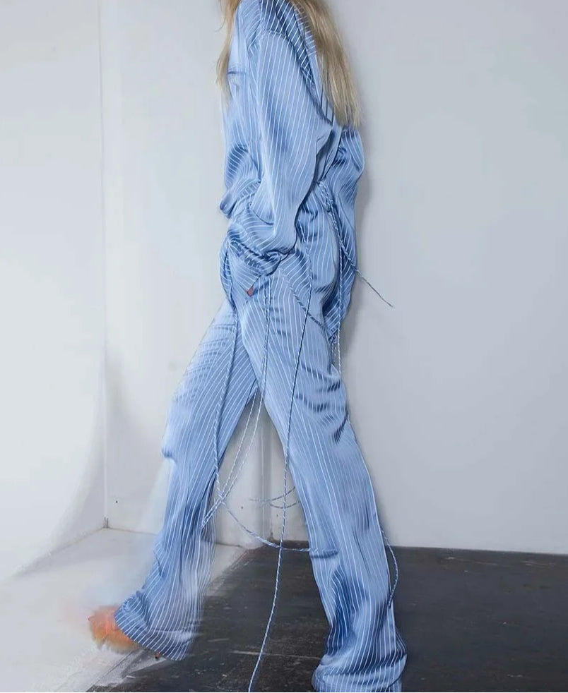 Well Tailored Pants with a Graceful Silhouette
