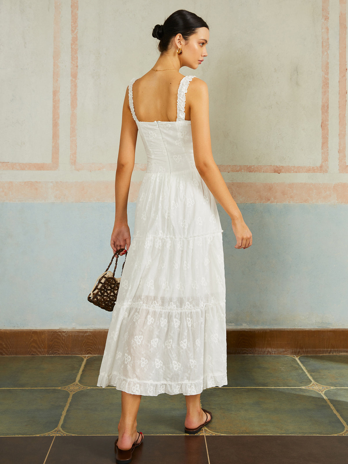 Gracefully Styled Dress for Any Occasion