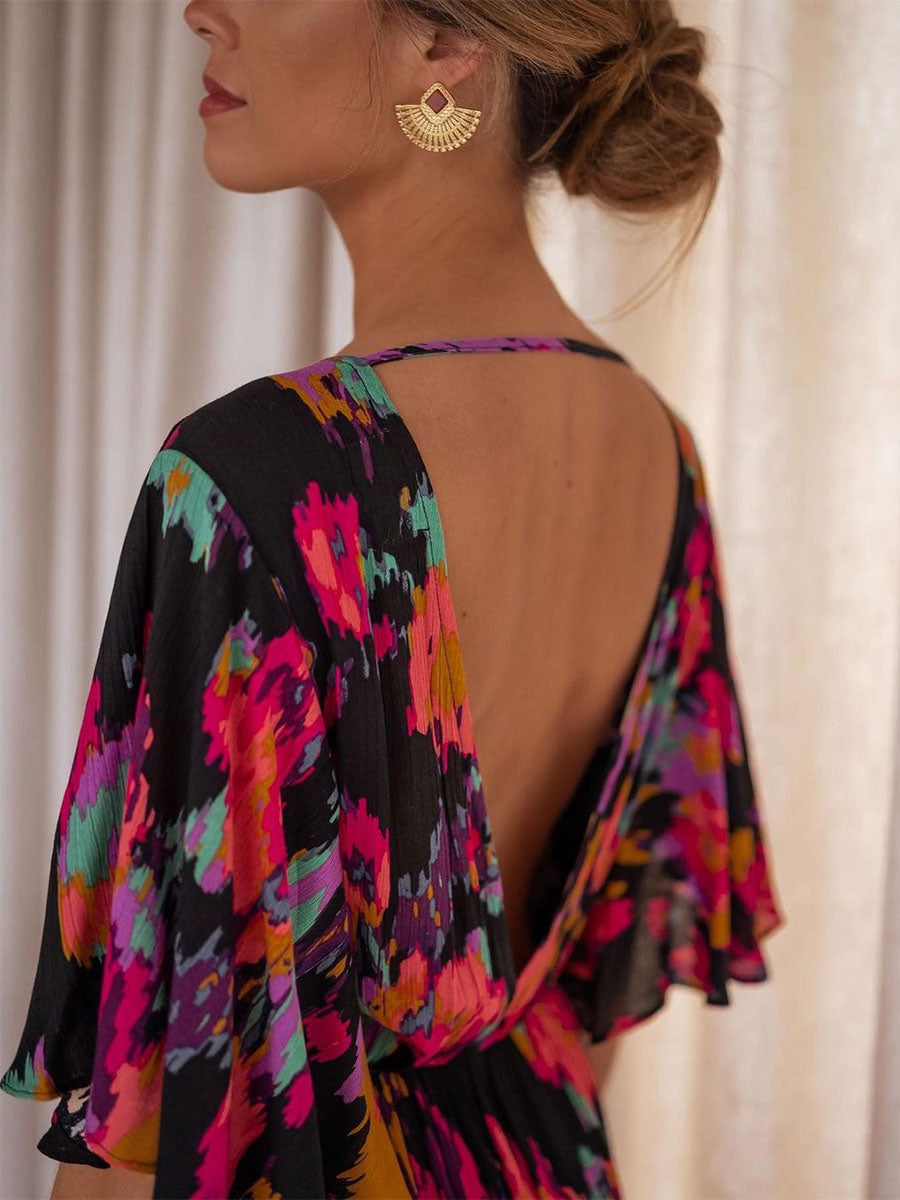 Classic Vintage Dress with a Flattering Fit