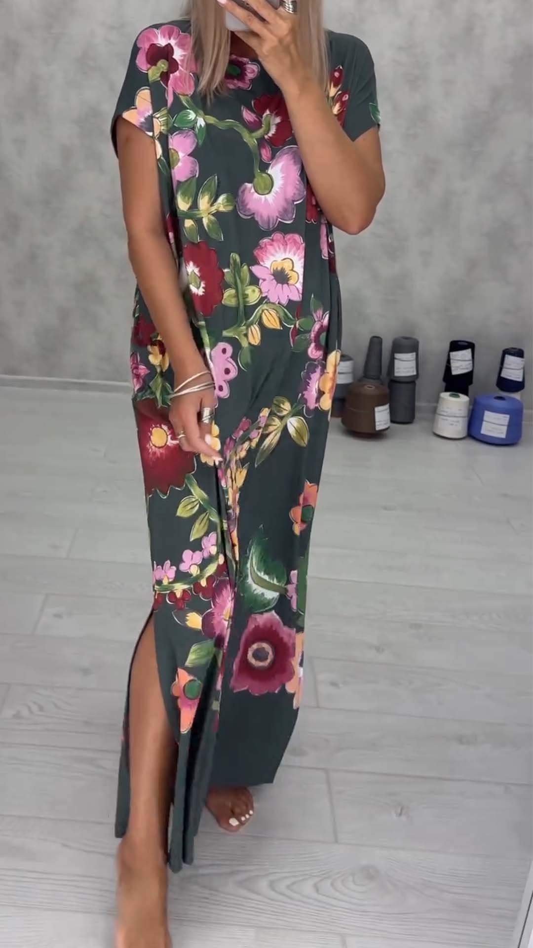 Well Tailored Dress with a Graceful Silhouette