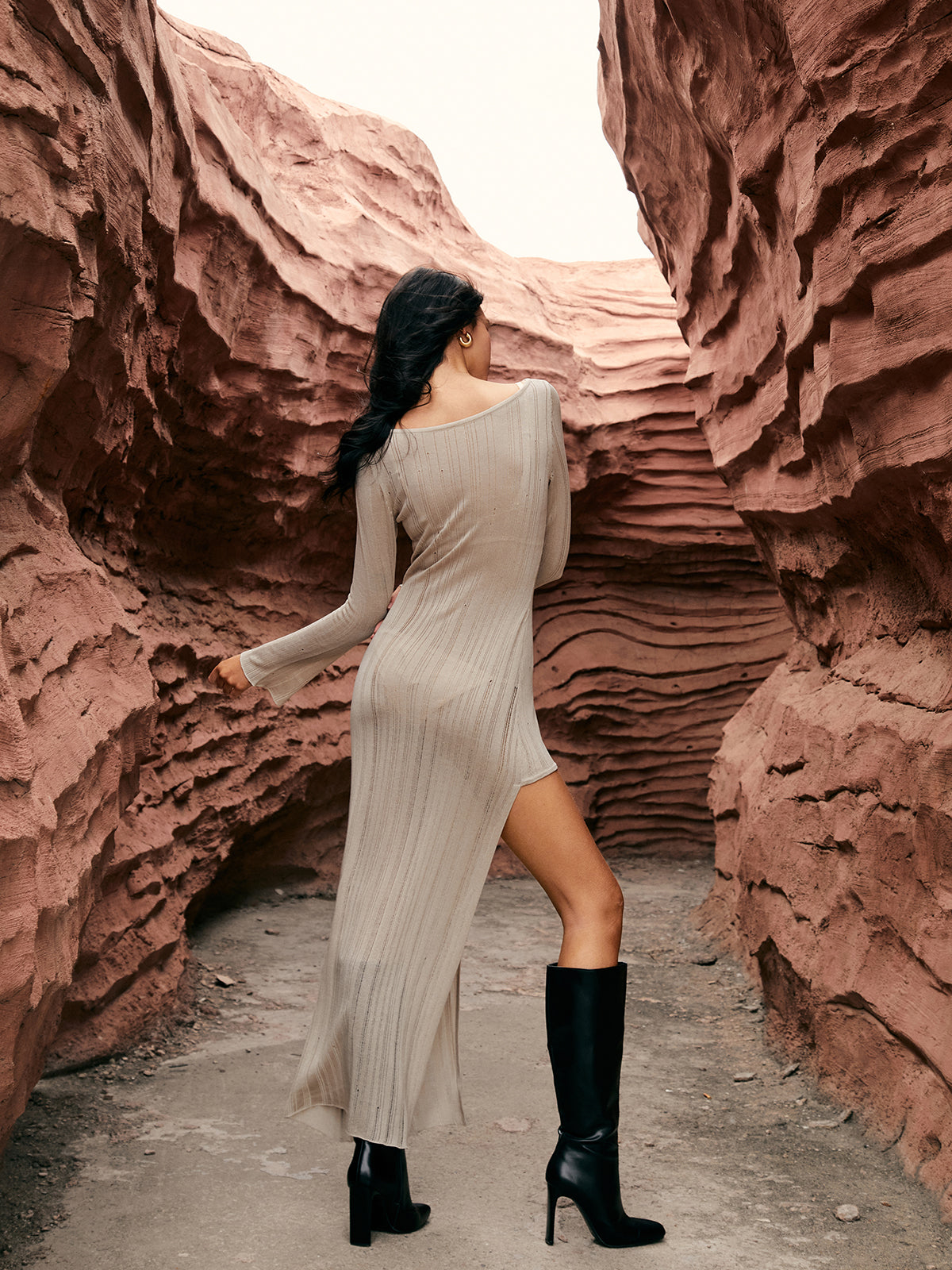 Effortlessly Elegant Sweater with a Timeless Design